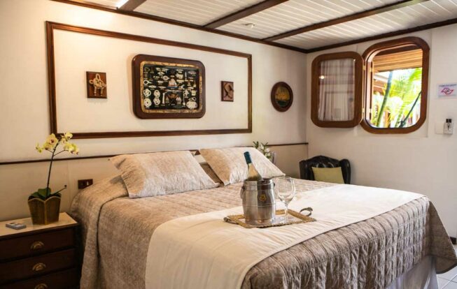 Hotel Pousada do Capitão - Pousada temática em Ilhabela - Roteiros de Charme