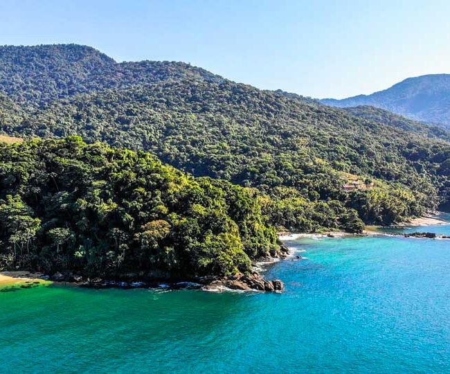 Vista das Praias Mansa e Vermelha em Ilhabela
