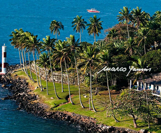 Farol da Ponta das Canas - Ilhabela