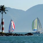 Veleiros na Ponta das Canas - Ilhabela (foto: Fernando Tomanik)