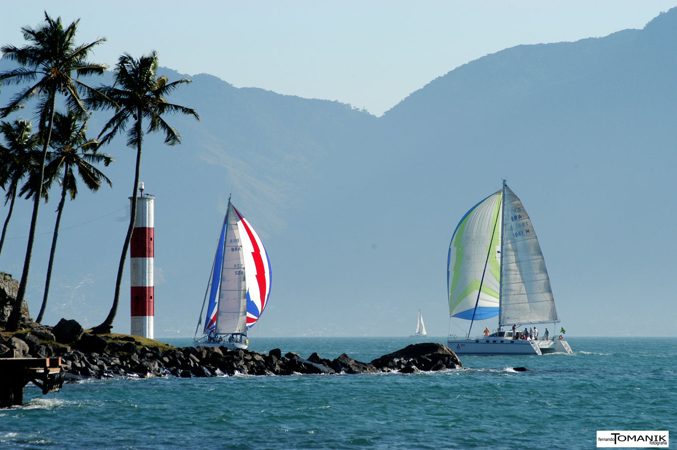 Veleiros na Ponta das Canas - Ilhabela (foto: Fernando Tomanik)