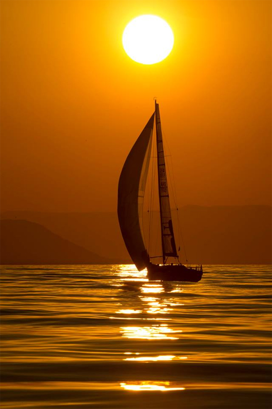 Barco Crioula é o mais veloz na abertura da ‪ ‎Rolex Ilhabela Sailing Week‬ 