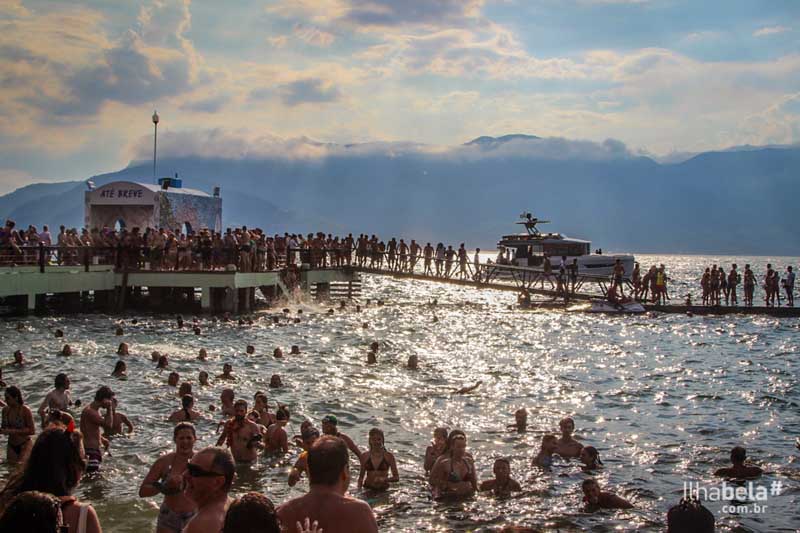 Banho da Doroteia - Carnaval em Ilhabela