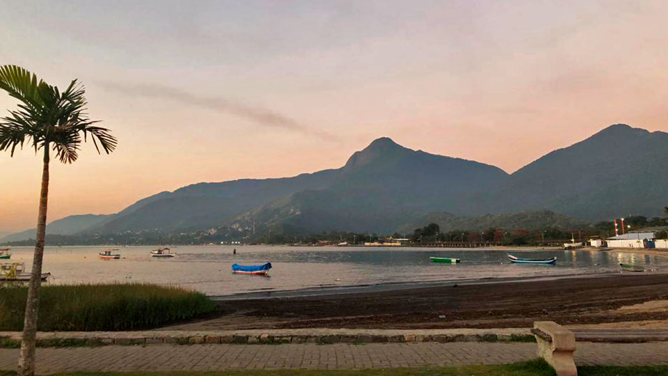 Praia da Barra Velha - Perto da Balsa em Ilhabela