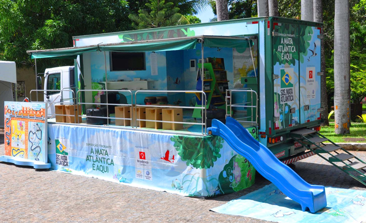 Caminhão SOS Mata Atlântica em Ilhabela