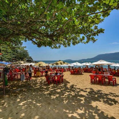 Papagaio Ilhabela - Bar e Restaurante na Praia do Curral em Ilhabela