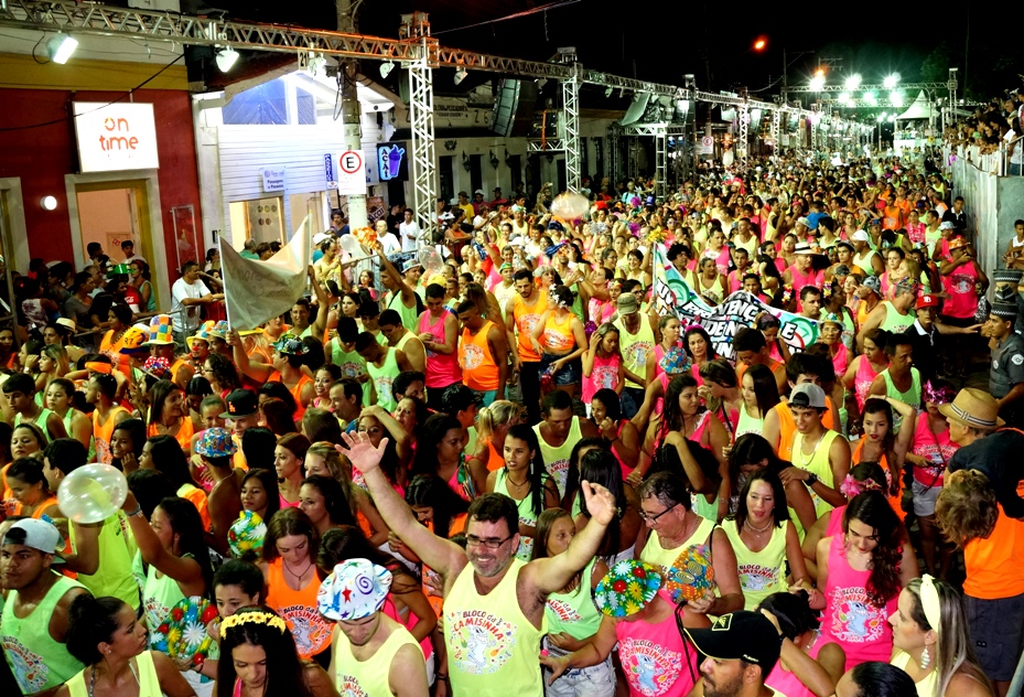 Bloco da camisinha - Carnaval - Portal Ilhabela.com.br