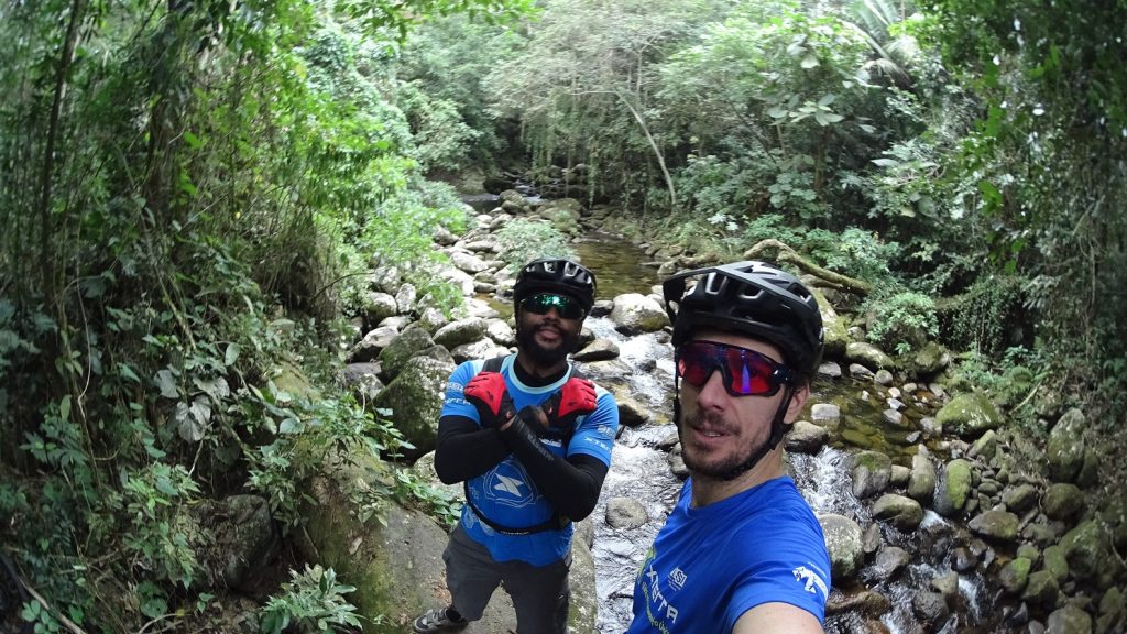 Equipe XTERRA durante visita técnica em Ilhabela