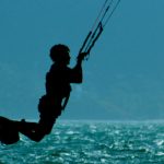 Kitesurfe no Norte de Ilhabela (Imagem: Flickr/Daniel Cukier)