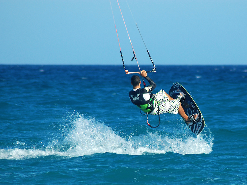 Kitesurfe (Imagem: Flickr/Willtron)