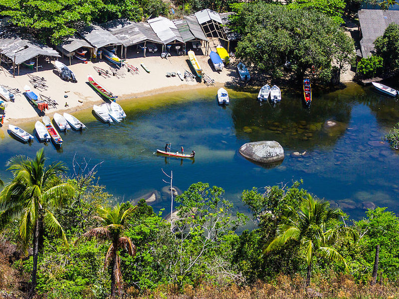 Vila de Pescadores na Praia do Bonete (Imagem: Wikimedia Commons/Thiago Sieiro Cunha)