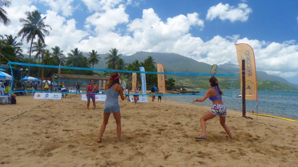 Beach Tennis em Ilhabela (Imagem: Marco Yamin)