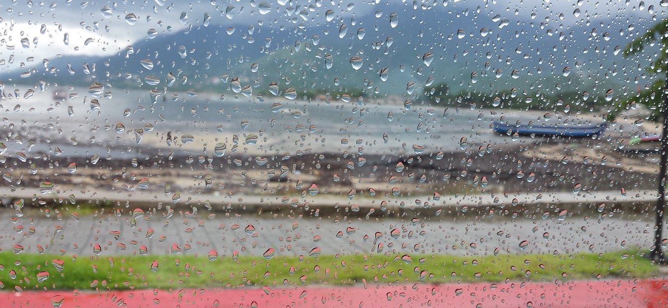 Ilhabela em dia de chuva (Imagem: Wikimedia Commons/Kathryn elizabeth loba collins)