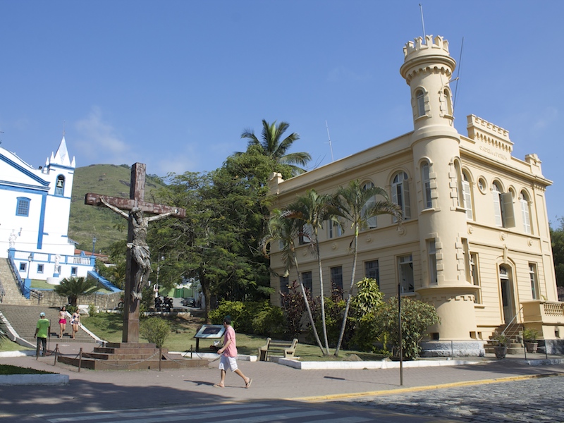 Igreja Matriz e antiga cadeia de Ilhabela (Imagem: Arquivo Pessoal/Alessandra Stefani)