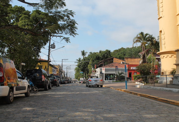 Rua da Padroeira em Ilhabela atualmente (Imagem: Arquivo Pessoal/Alessandra Stefani)