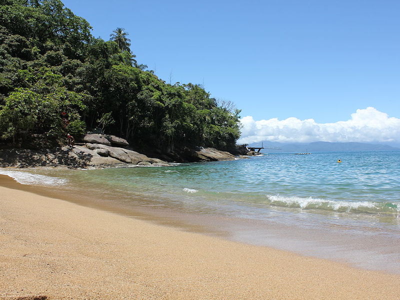 Praia da Fome - Ilhabela (Imagem: Wikimedia Commons/Priscila Mayumi de Souza)