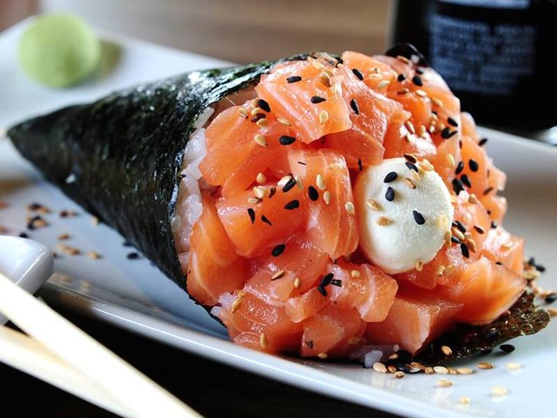 Temaki de salmão In Temakeria (Imagem: Divulgação/In Temakeria)