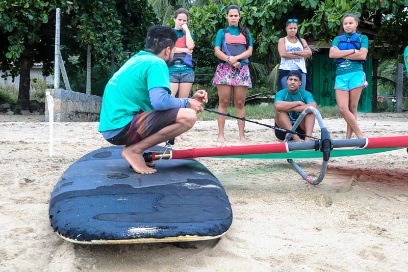 OI Glass is Life Windsurf Experience - Almasurf - Aulas gratuitas de windsurf em Ilhabela