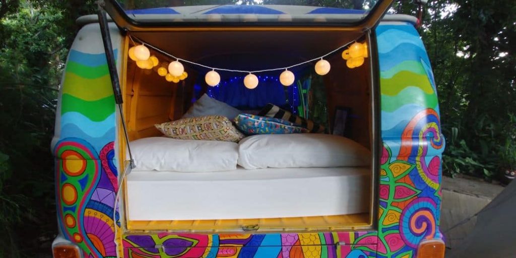 Hostel da Vila - Hospedagem Criativa em Ilhabela - Kombi Hippie