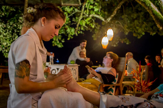 Maira Benassi Terapias Alternativas e Massagem em Ilhabela - SPA dos Pés - Massagem para os convidados do Casamento
