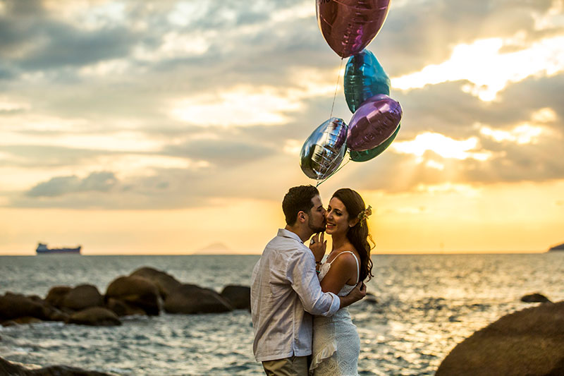 Mariana e Dan em seu pré-wedding em Ilhabela Ilhabela (Foto: Mauriane Riguetti e equipe)