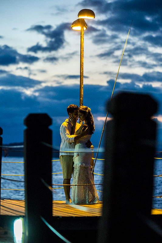 Mariana e Dan em seu pré-wedding em Ilhabela Ilhabela (Foto: Mauriane Riguetti e equipe)