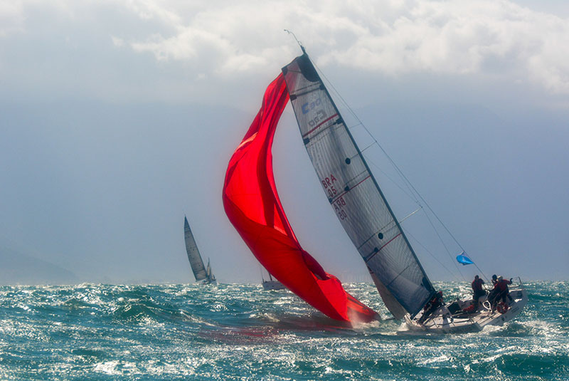 Ventos fortes na Semana de Vela de Ilhabela (foto: Edu Grigaitis)