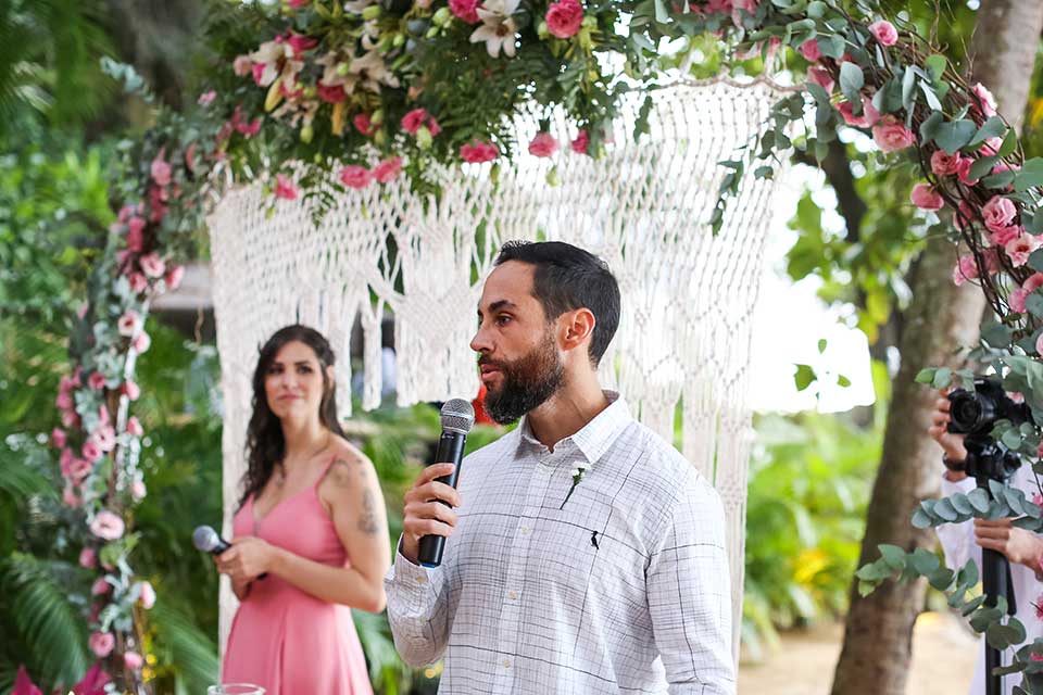 Cerimônia Celta - Casamento Bianca e Thiago - Casa de Canoa - Praia do Curral, Ilhabela (foto: Luiza Marques)