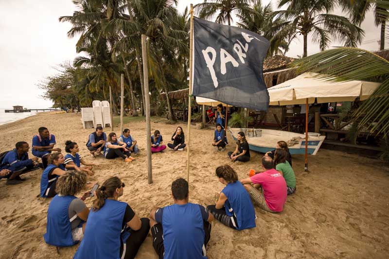 Ação de Limpeza Corona X Parley em Ilhabela