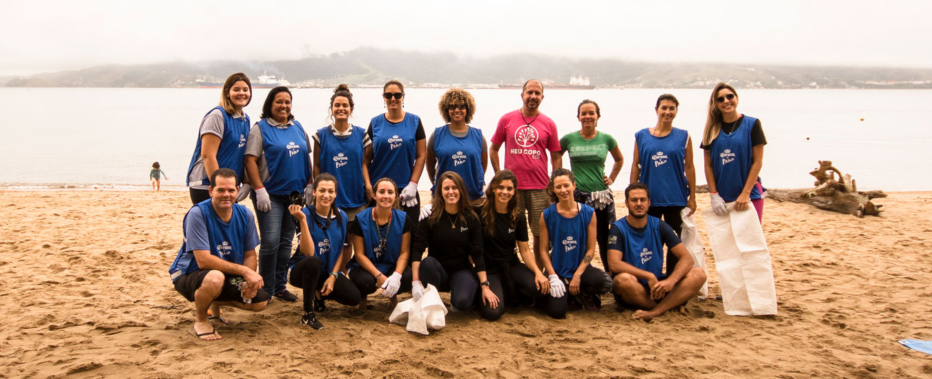 Ação de Limpeza Corona X Parley em Ilhabela