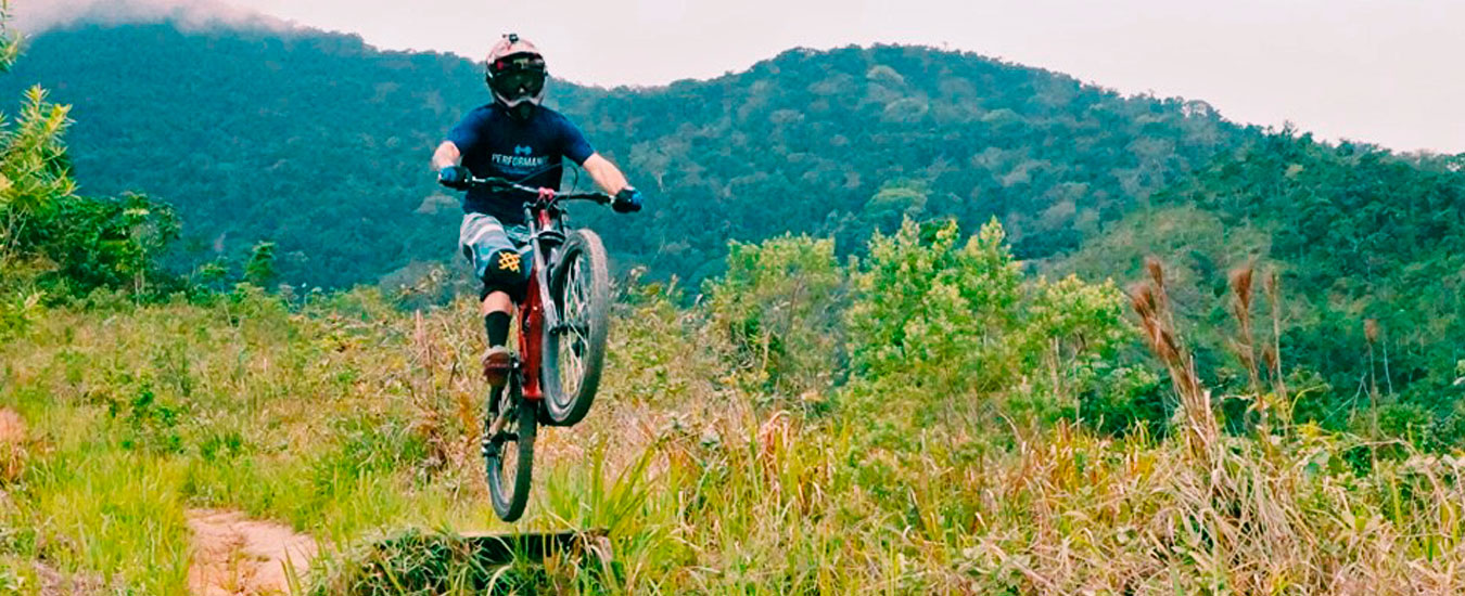 Jubina - Atleta Mountain Bike Downhill - Performance Ilhabela