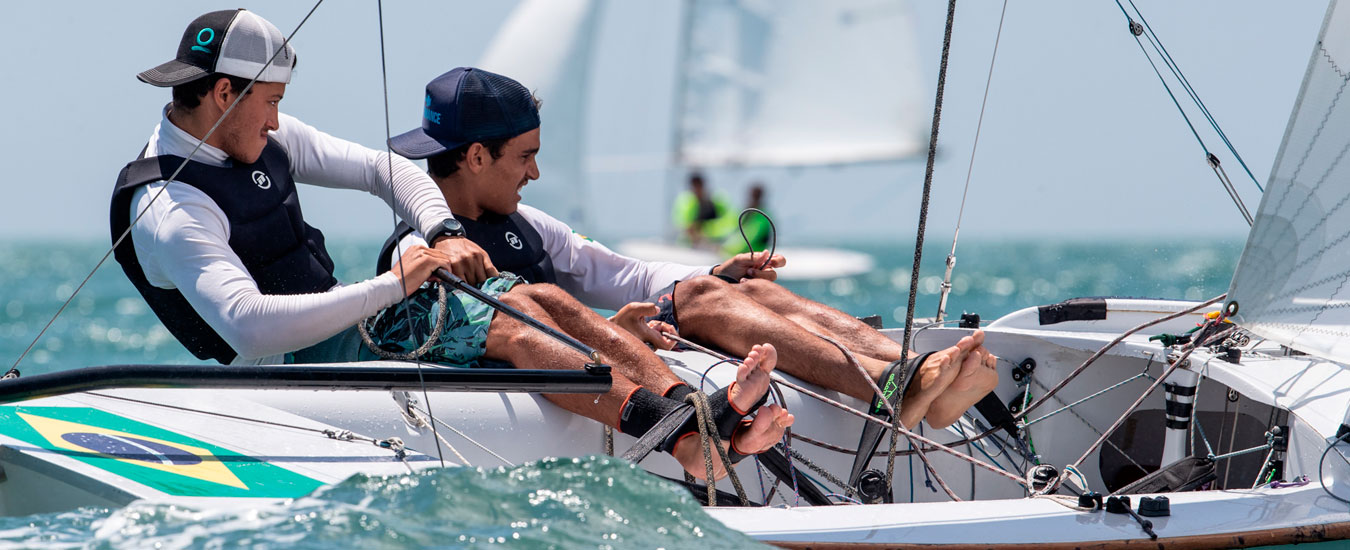 Matheus e Rafael no Mundial de Snipe 2019 em Ilhabela - Foto Matias Capizzano / Snipe Worlds