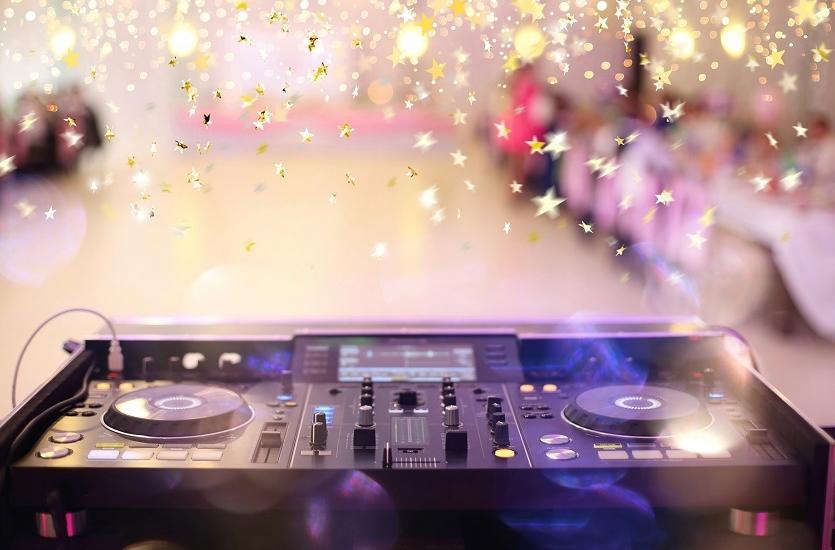 6 dicas de para criar um roteiro de musicas de casamento para uma festa com  DJ - DJ Choquito