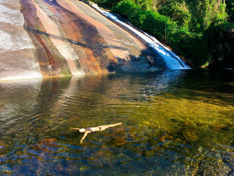 Poço na Cachoeira do Paquetá em Ilhabela (Foto: Bruna Garcez)