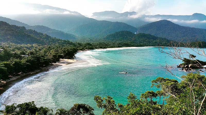 Castelhanos Heart Beach - Ilhabela por Estrangeiros | Ilhabela by Foreigners - Diane Hirt, from United States