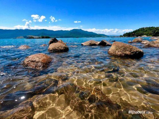 Mar transparente na Praia do Julião - Ilhabela - Ilhabela.com.br