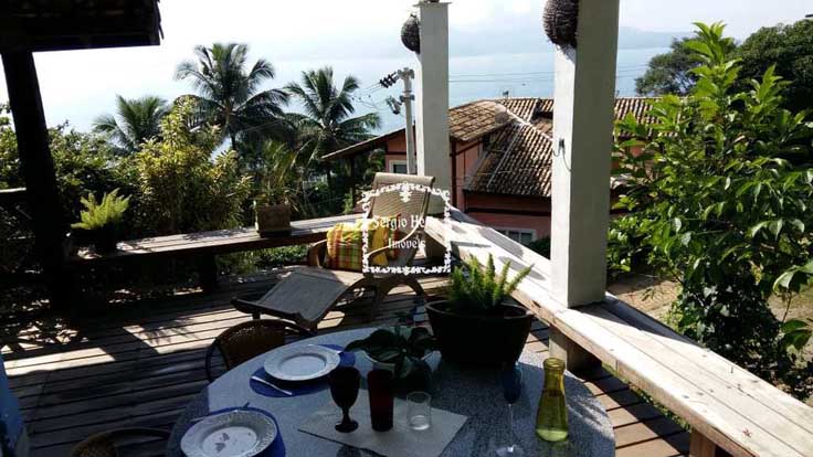 Charmosa casa à venda em Ilhabela com vista para o mar - Imobiliária Sérgio Hette Imóveis em Ilhabela