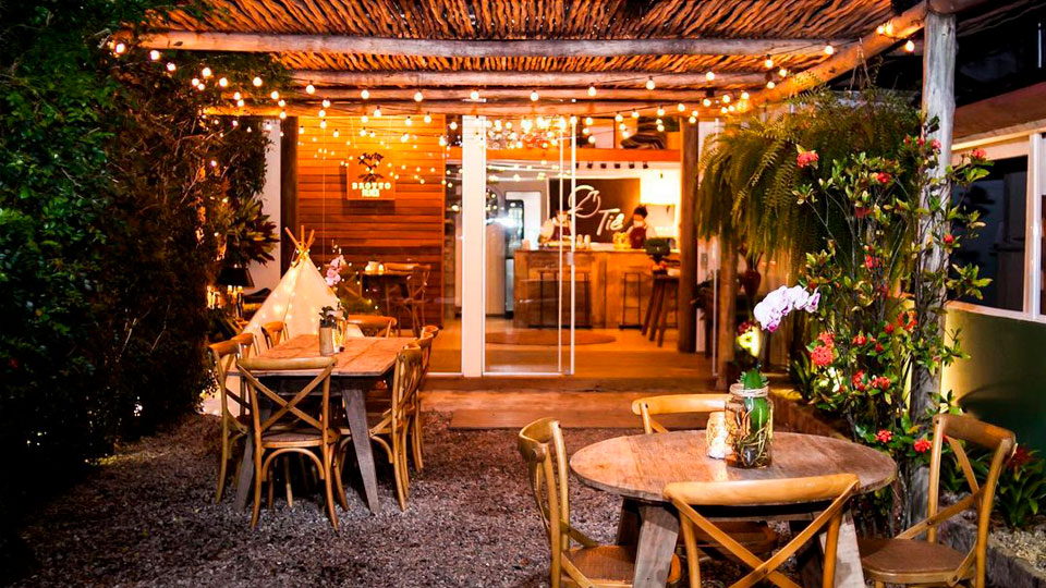 Casa Tiê - Coworking de fornecedores de casamento em Ilhabela - Bar de drinks e gastronomia macrobiótica aberto ao público