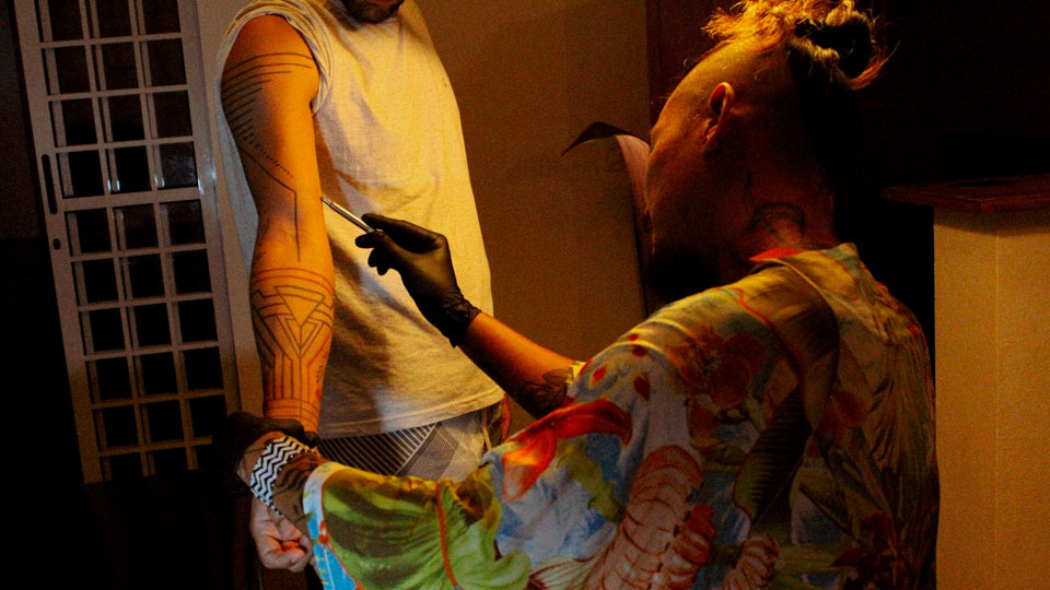 Casa Simple: Viva a experiência de tatuar em Ilhabela - Estúdio de tatuagem em Ilhabela