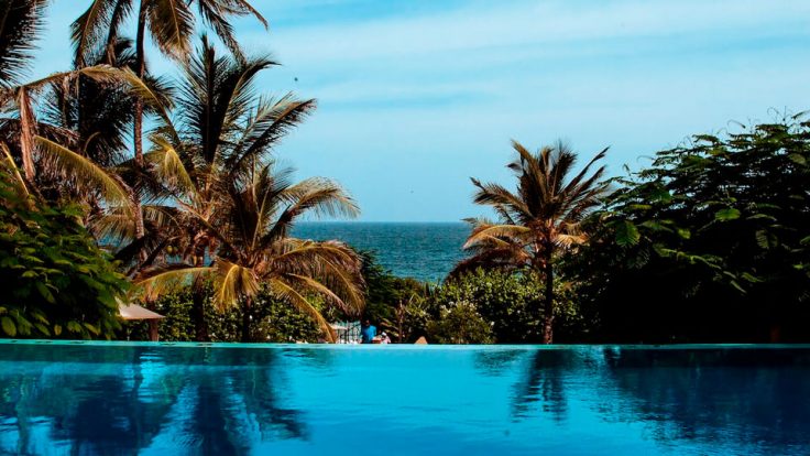 Piscina borda infinita - Imóveis à venda, para aluguel anual ou Casa de temporada em Ilhabela - Prime Guest e Prime Real Estate