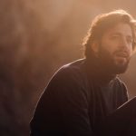 Salvador Sobral e Quaternaglia realizam concertos beneficentes no Vermelhos em Ilhabela