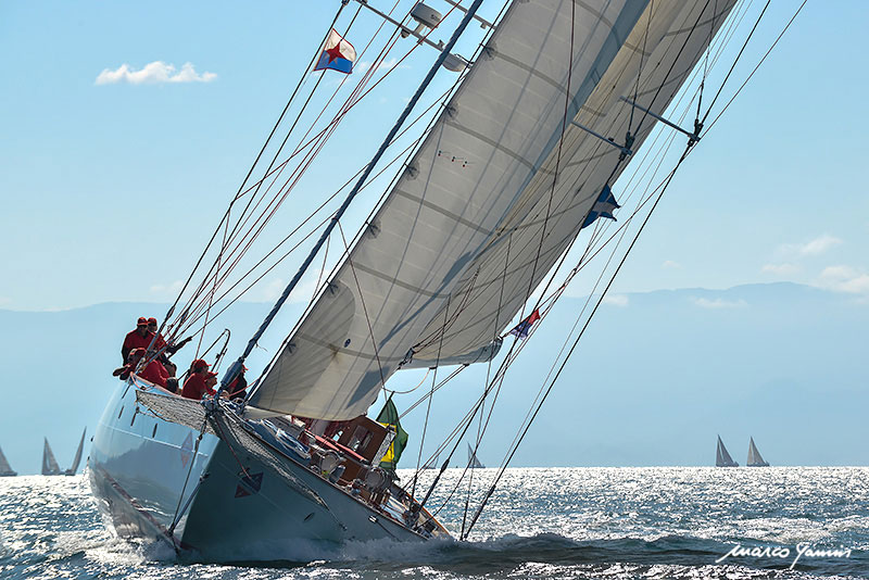 Atrevida disputa regata na Semana de Vela de Ilhabela (foto: Marco Yamin)