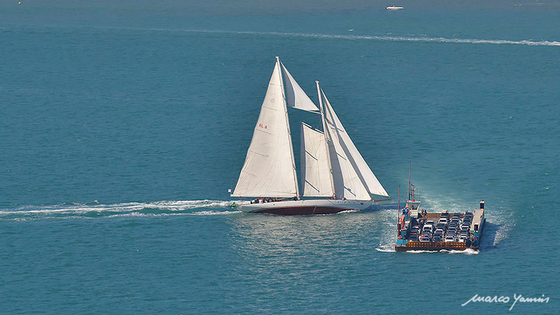 Atrevida e a balsa de Ilhabela (foto: Marco Yamin)