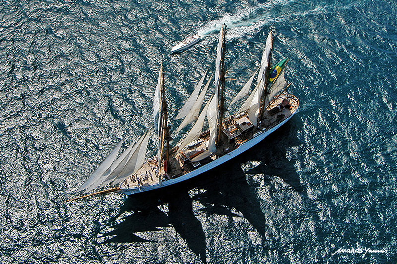 Navio-veleiro Cisne Branco da Marinha do Brasil na Semana Internacional de Vela de Ilhabela (Foto: Marco Yamin)