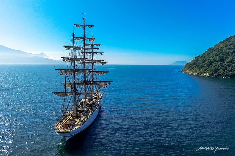 Navio-veleiro Cisne Branco da Marinha do Brasil na Semana Internacional de Vela de Ilhabela (Foto: Marco Yamin)