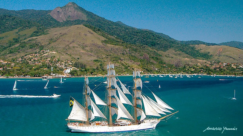 Navio-veleiro Cisne Branco da Marinha do Brasil na Semana Internacional de Vela de Ilhabela (Foto: Marco Yamin)