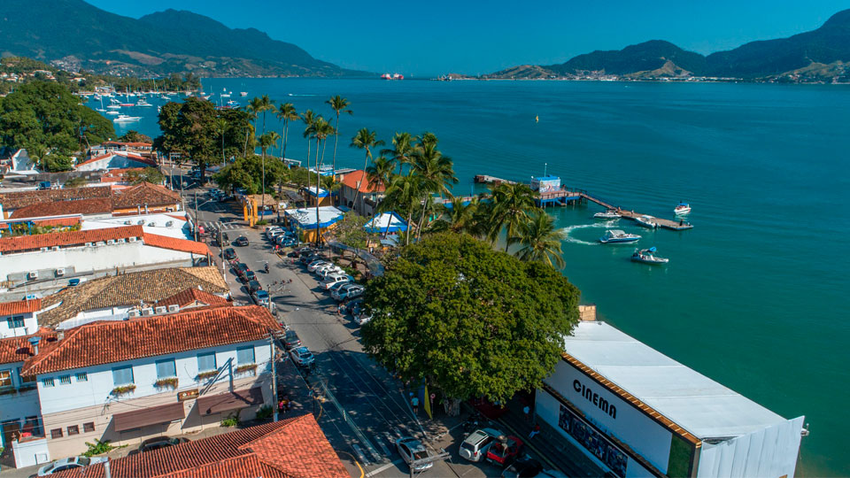 Imagem aérea do Race Village na Semana de Vela de Ilhabela (Foto: Marco Yamin)