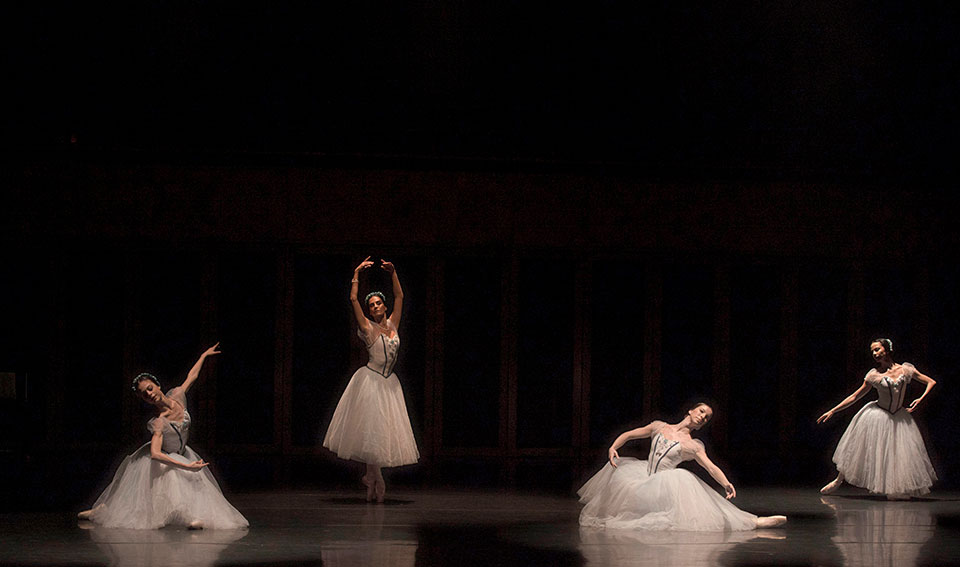 “Grand Pas de Quatre de Pugni”, “Grand Pas de Deux de Dom Quixote” e “Veias Abertas”

São Paulo Companhia de Dança se apresenta no 24o Festival Dança e Movimento de Ilhabela