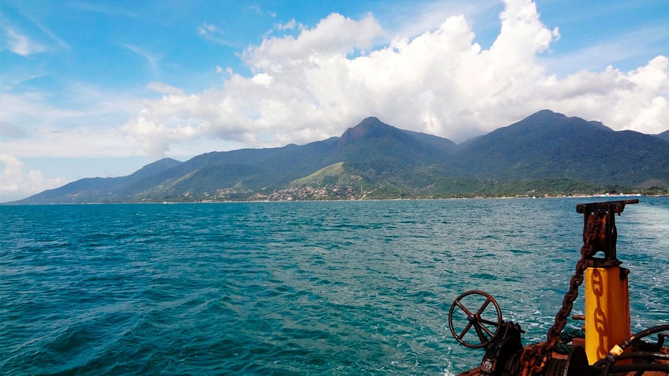 Hostel da Vila apoia ação para limpeza de praia em Ilhabela em parceria com o WorldPackers e a Havaianas