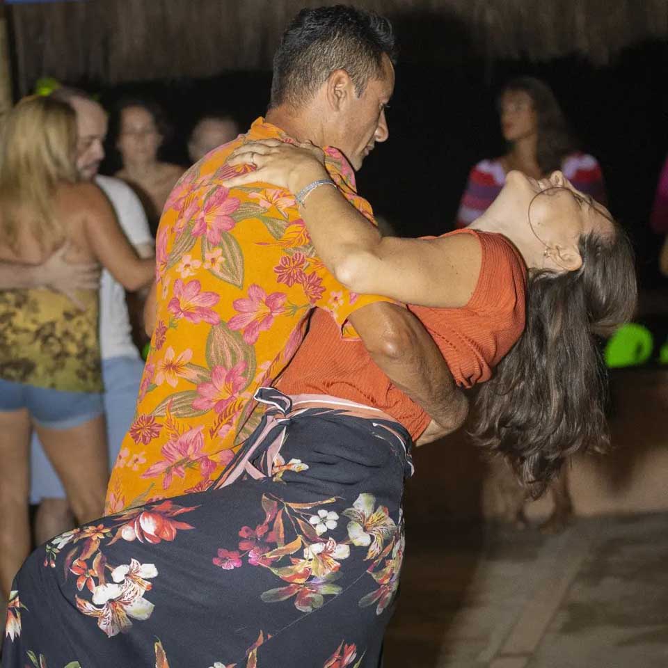 Forró no Tartaruga Verde na Praia do Curral em Ilhabela